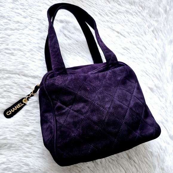 Vintage CHANEL Matelasse Velvet Purple Handbag - Picture 5 of 11